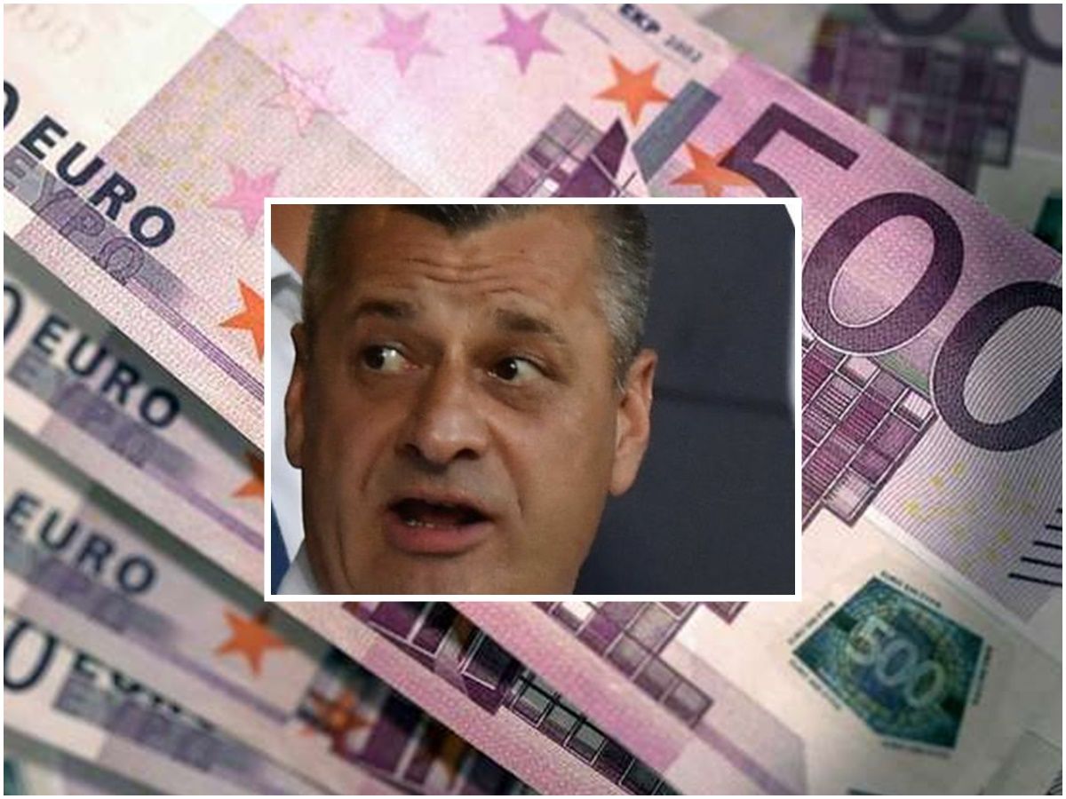 CFR Cluj, în pragul colapsului financiar: datorii de peste 25 de milioane de euro Clubul de fotbal CFR Cluj se confruntă cu probleme financiare majore, acumulând datorii de peste 25 de milioane de euro