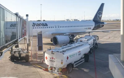 Aeroporturile europene, în pragul crizei de combustibil pentru avioane Situația devine alarmantă în Europa, unde aeroporturile se confruntă cu o potențială criză de combustibil pentru avioane, pe fondul închiderii Strâmtorii Hormuz de către Iran pentru majoritatea transporturilor de petrol