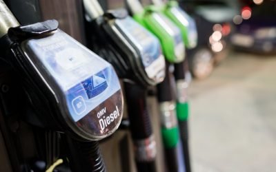 Scăderea accizei la motorină, insuficientă pentru a opri scumpirile, avertizează specialiștii București – Guvernul urmează să aprobe vineri, 3 aprilie, o măsură care va reduce acciza la motorină cu 30 de bani pe litru