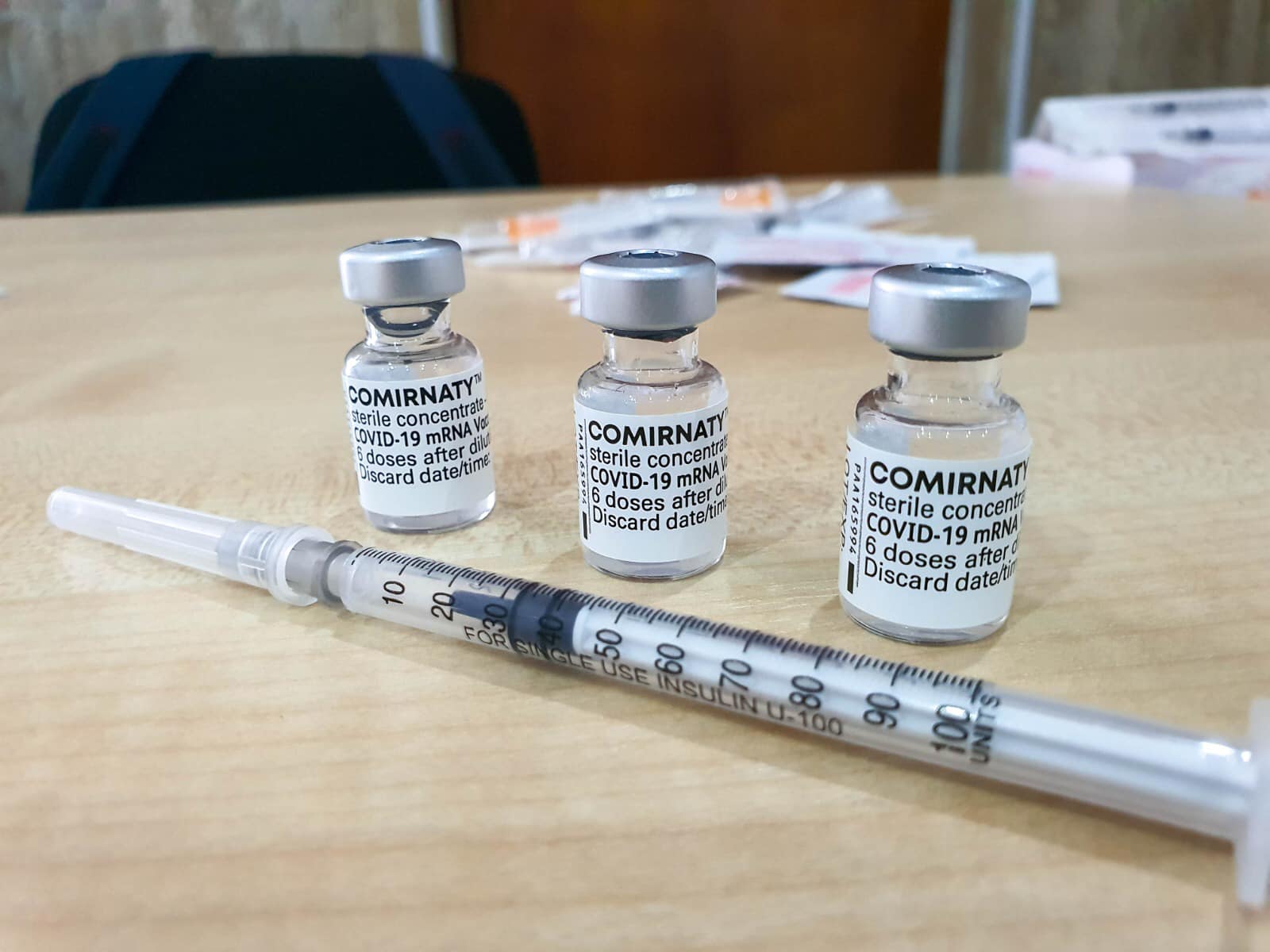 România, obligată de instanță să plătească miliarde de lei către Pfizer și să preia milioane de doze de vaccin anti-COVID Tribunalul de Primă Instanță Francofon din Bruxelles a emis o decizie care ar putea avea consecințe financiare majore pentru România