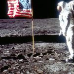 Conspirății pe Lună: Românii (și un citat amuzant) care nu cred în Artemis 2