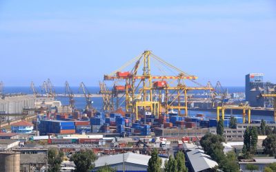 Portul Constanța primește o infuzie de capital de 55 de milioane de euro Acționarii Companiei Naționale Administrația Porturilor Maritime (CNAPM) Constanța au aprobat, în cadrul unei ședințe extraordinare din 30 martie, majorarea capitalului social al companiei cu maximum 281,6 milioane de lei (55 de milioane de euro)