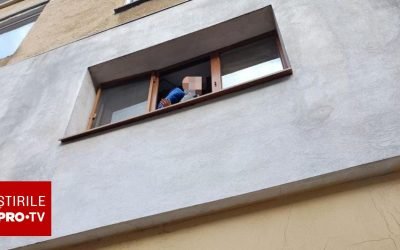 Prunc de 6 ani, salvat miraculos de Poliție, de pe pervaz, în Vâlcea