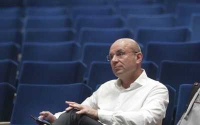 O instanță judecătorească a suspendat decizia CNA privind Gold FM a lui Cozmin Gușă O instanță de contencios administrativ de la Curtea de Apel București a decis suspendarea deciziei prin care Consiliul Național al Audiovizualului (CNA) a retras licența postului de radio Gold FM