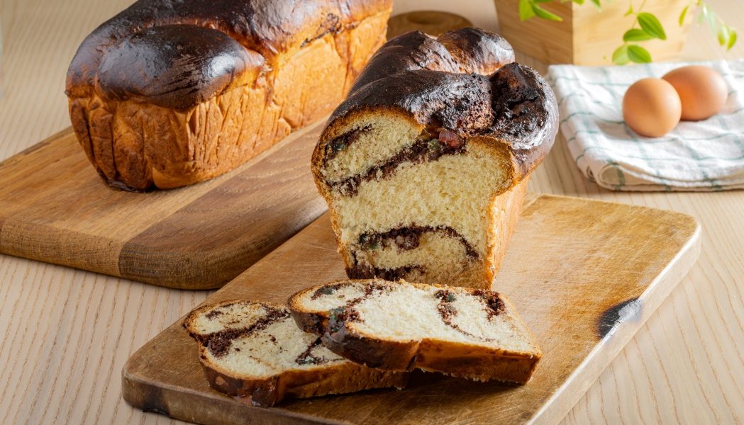 Cozonacul „economic”, o soluție pentru sărbătorile cu buget redus Cu Paștele la orizont și prețurile alimentelor în creștere, românii caută alternative pentru a respecta tradițiile culinare fără a depăși bugetul