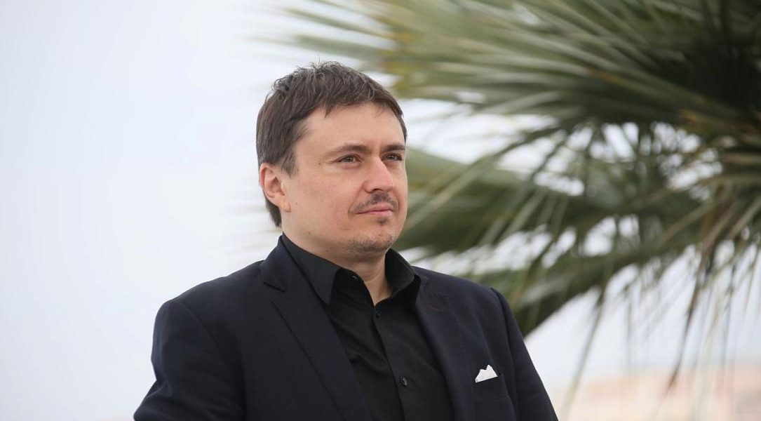 „Fjord”, noul film al lui Cristian Mungiu, selectat la Cannes „Fjord”, cel mai recent lungmetraj semnat de regizorul român Cristian Mungiu, a fost inclus în competiția principală a celei de-a 79-a ediții a Festivalului de Film de la Cannes