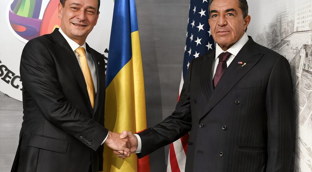 Primarul din București numește un parc după donald Trump