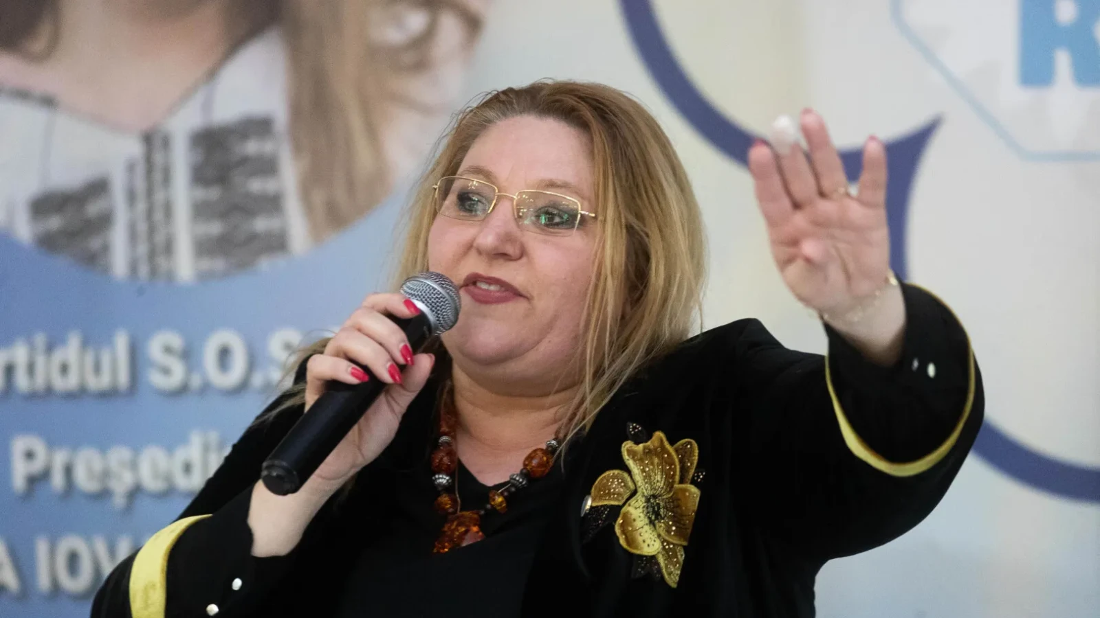 Șoșoacă, atac furibund la pfizer: „România nu e colonie, nu suntem cobai!”