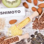 Dieta anti-Hashimoto: Ce alimente domolesc inflamația și echilibrează tiroida