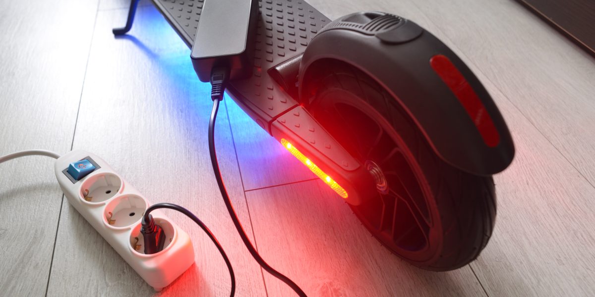 Apartament în flăcări: Pericolul încărcării trotinetelor, avertizează un inginer