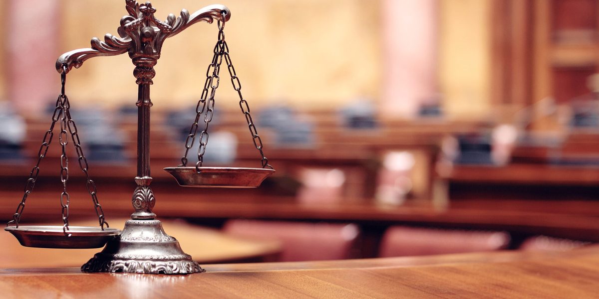 Război politic într-o comună ieșeană: Viceprimar obligat la plata amenzii Un conflict intern în Primăria Mircești, județul Iași, a ajuns în instanță, cu viceprimarul obligat să suporte o parte din amenda primită de comună pentru o problemă legată de autorizația de mediu