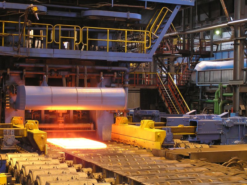 Consiliul Concurenței a aprobat preluarea fostului combinat ArcelorMittal Hunedoara de către UMB Steel Consiliul Concurenței a anunțat miercuri că a autorizat tranzacția prin care activele fostului combinat ArcelorMittal Hunedoara vor fi preluate de UMB Steel, companie controlată de omul de afaceri Dorinel Umbrărescu