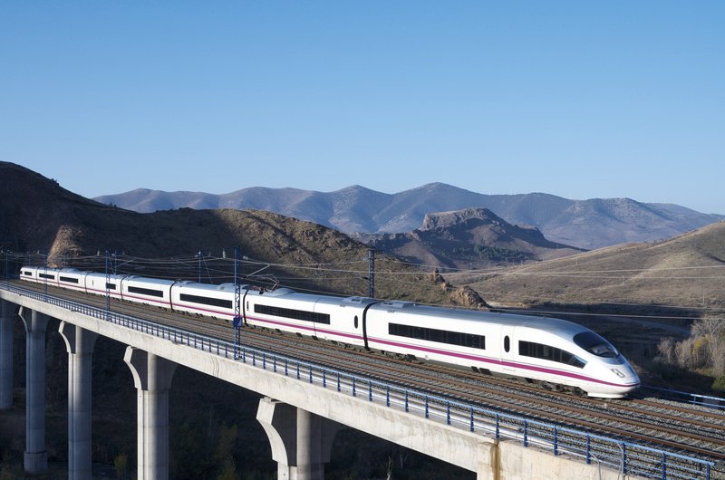 Comisia Europeană lansează o nouă rundă DiscoverEU pentru tinerii europeni Comisia Europeană a deschis porțile pentru o nouă ediție a programului DiscoverEU, oferind mii de tineri șansa de a explora Europa cu trenul