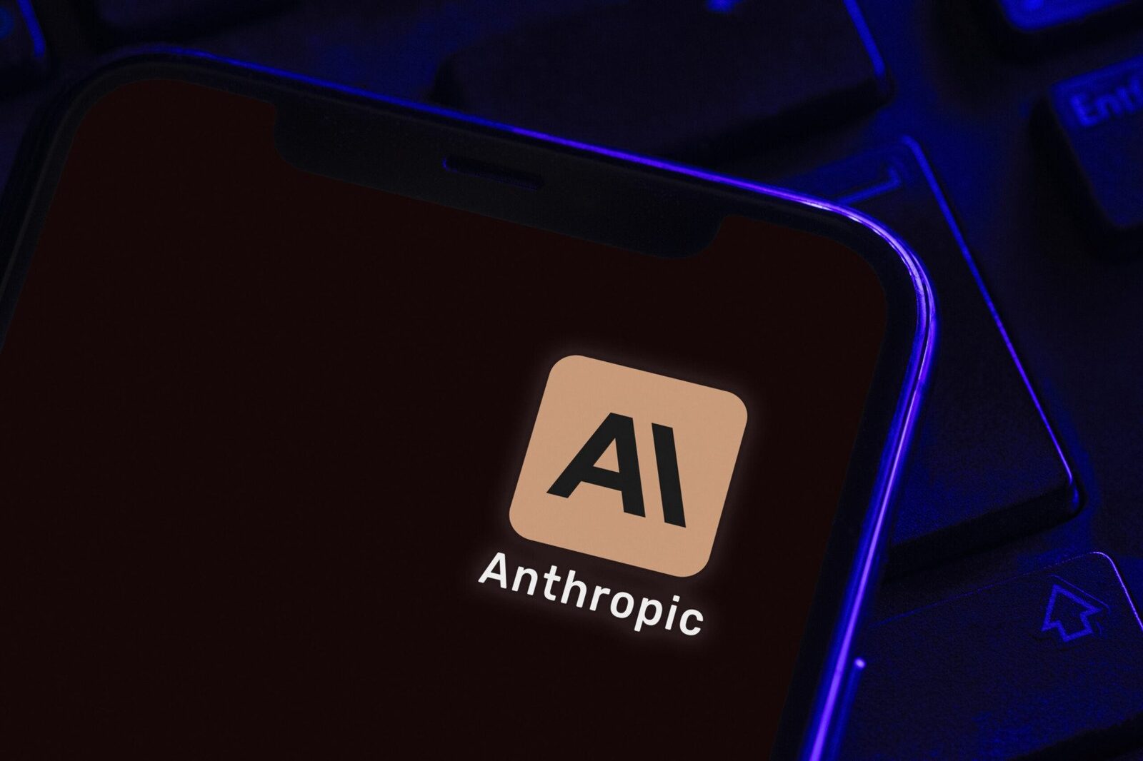 Anthropic, asalt în războiul IA: Cum încearcă să cucerească piața