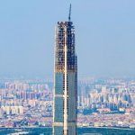 Zgârie-nori uriaș, nelocuit, aproape gata: 596 de metri, după 18 ani de șantier