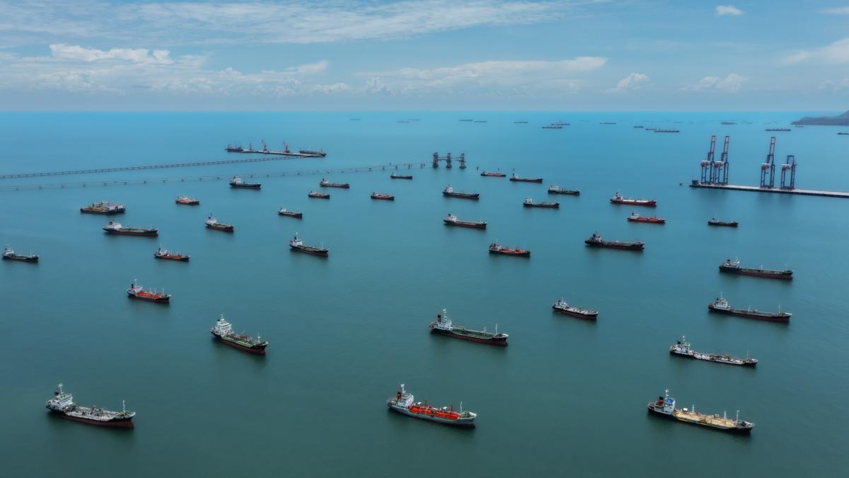 Mitroi avertizează: Petrolul dă semne „ciudate”. Criza e mai gravă