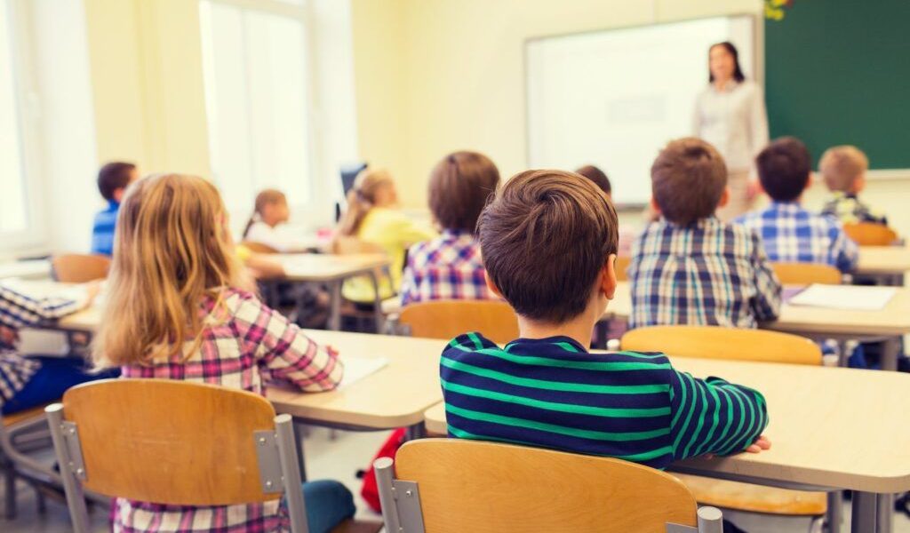 Un nou proiect de lege propune schimbări majore în sistemul de învățământ, vizând în special modul în care profesorii suplinitori sunt repartizați pe posturi