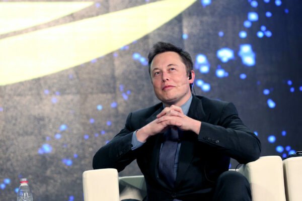 SpaceX, compania de explorare spațială fondată de Elon Musk, a inițiat procedurile pentru o ofertă publică inițială (IPO), un eveniment care ar putea marca cea mai mare listare la bursă din istorie