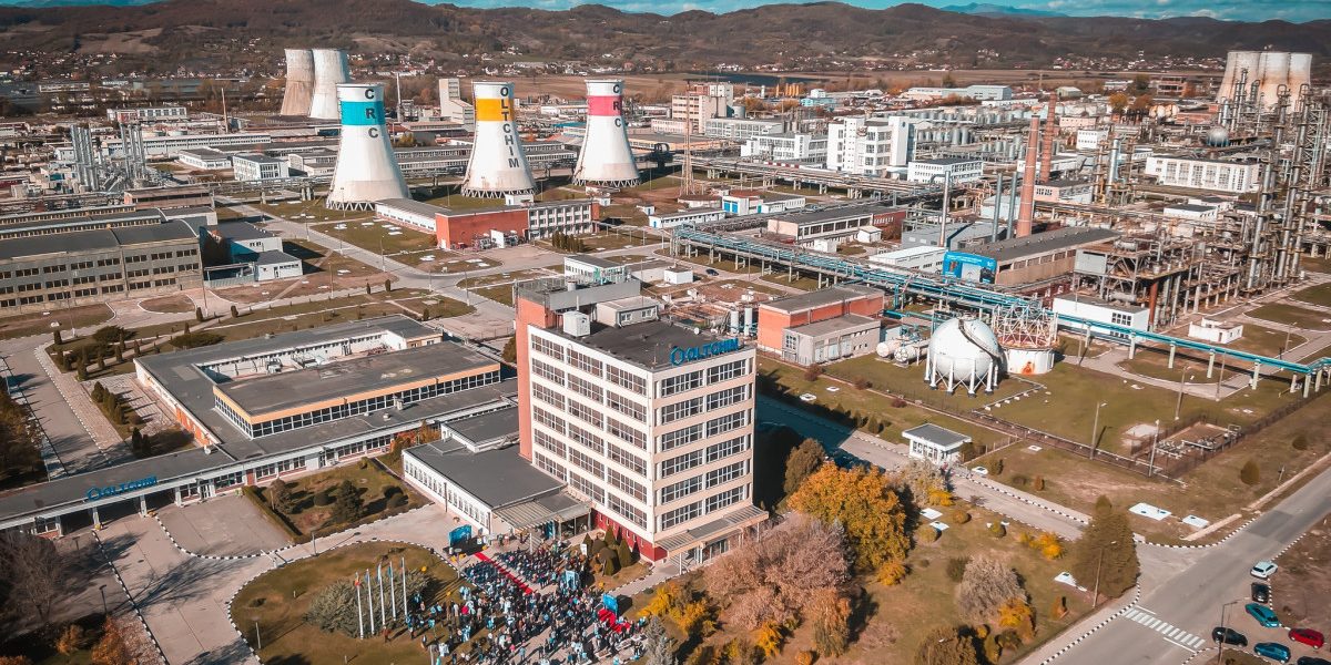 Chimcomplex: Val de disponibilizări. Ce soluții au primit angajații? Reacția Ministerului Muncii