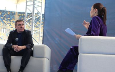Peste 800 de antrenori la Summitul FRF: Gică Hagi și Ilie Dumitrescu, vedete