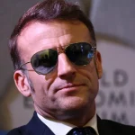 Macron, gest uman la Roma: L-a ajutat pe un bătrân, imaginea face furori