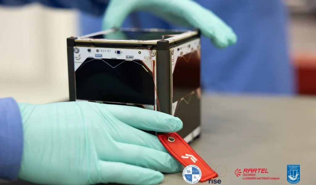 Emisar, satelitul României, funcționează. „Poștașul spațial” e pe orbită