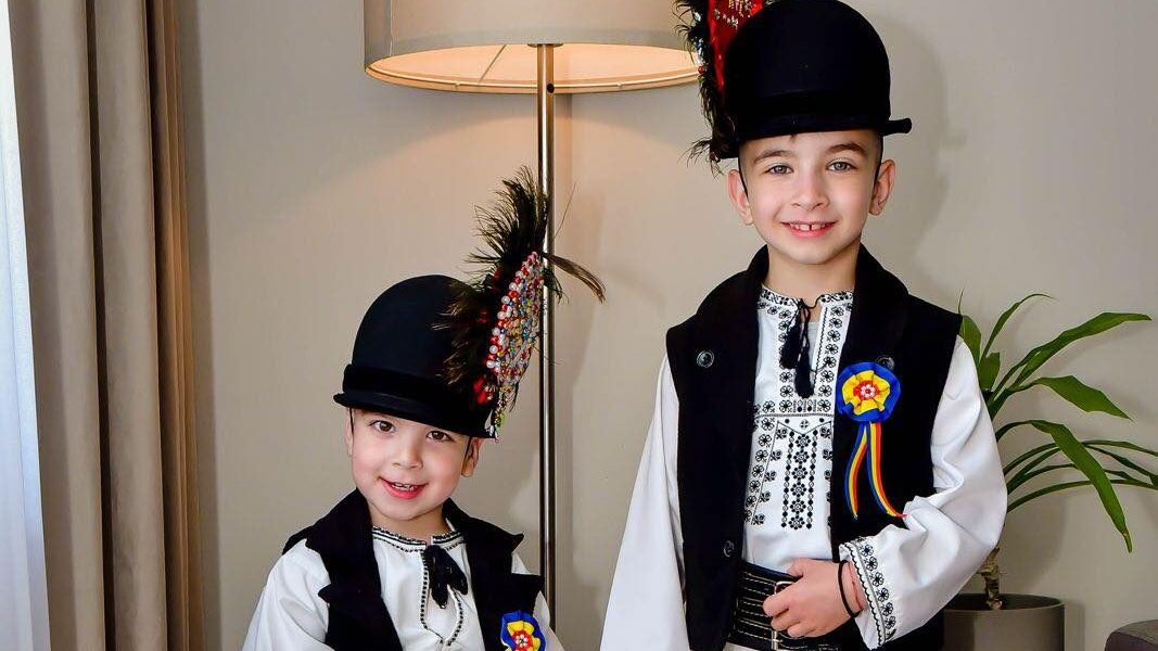 Sâmbătă, 30 martie 2024 Eric și Eduard, pe scena „Românii au Talent”: Un moment așteptat de fani Vineri, 3 aprilie, telespectatorii români vor avea parte de un nou spectacol pe scena emisiunii „Românii au Talent”