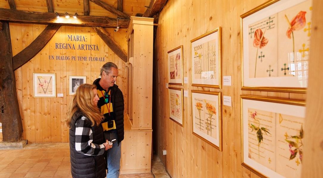 Regina MARIA înflorește la VISCRI: Expoziție dedicată artei florale VISCRI – Suflul artistic al Reginei MARIA a revenit în România, de data aceasta cu o expoziție dedicată pasiunii sale pentru floră