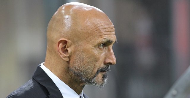 Italia, din Nou în Umbră: Spalletti Aruncă Lumina pe Criza Fotbalului Italian După un nou eșec usturător, care o va ține departe de Cupa Mondială pentru a treia oară consecutiv, fotbalul italian se confruntă cu o criză profundă