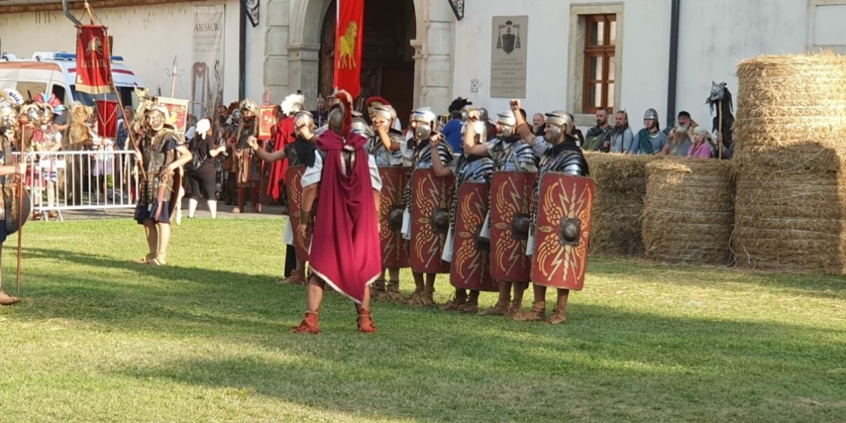 Daci, romani și gladiatori în Cetatea Alba Carolina: Începe sezonul de reenactment istoric