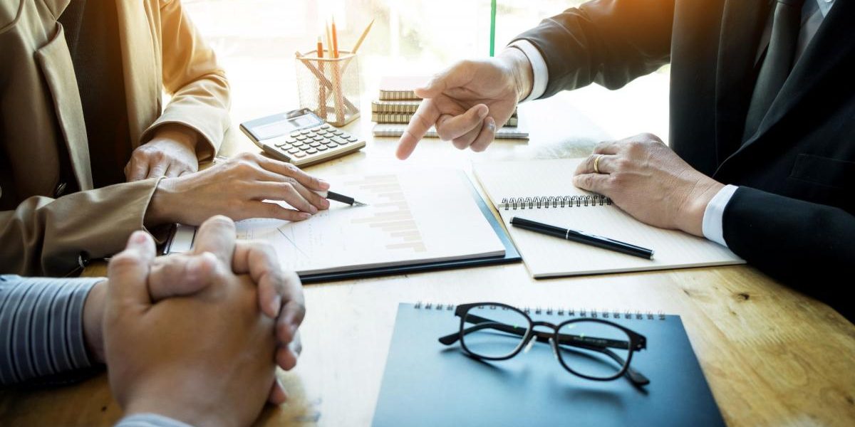 Firmele de familie, pe valul succesiunilor: Ce schimbări vin pentru economie?