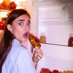 Cum îți dă peste cap foamea: Excesele care-ți dereglează hormonii