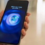 Generația Alpha, dependentă de ChatGPT: Bunica nu mai primește e-mailuri! Expert propune taxă