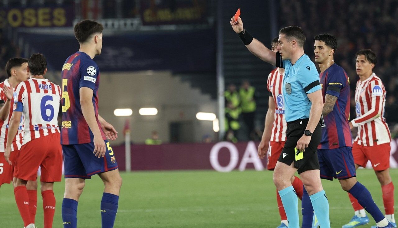Istvan Kovacs, arbitru român, a fost în centrul atenției într-un meci tensionat dintre FC Barcelona și Atletico Madrid, unde o fază controversată a generat dezbateri aprinse