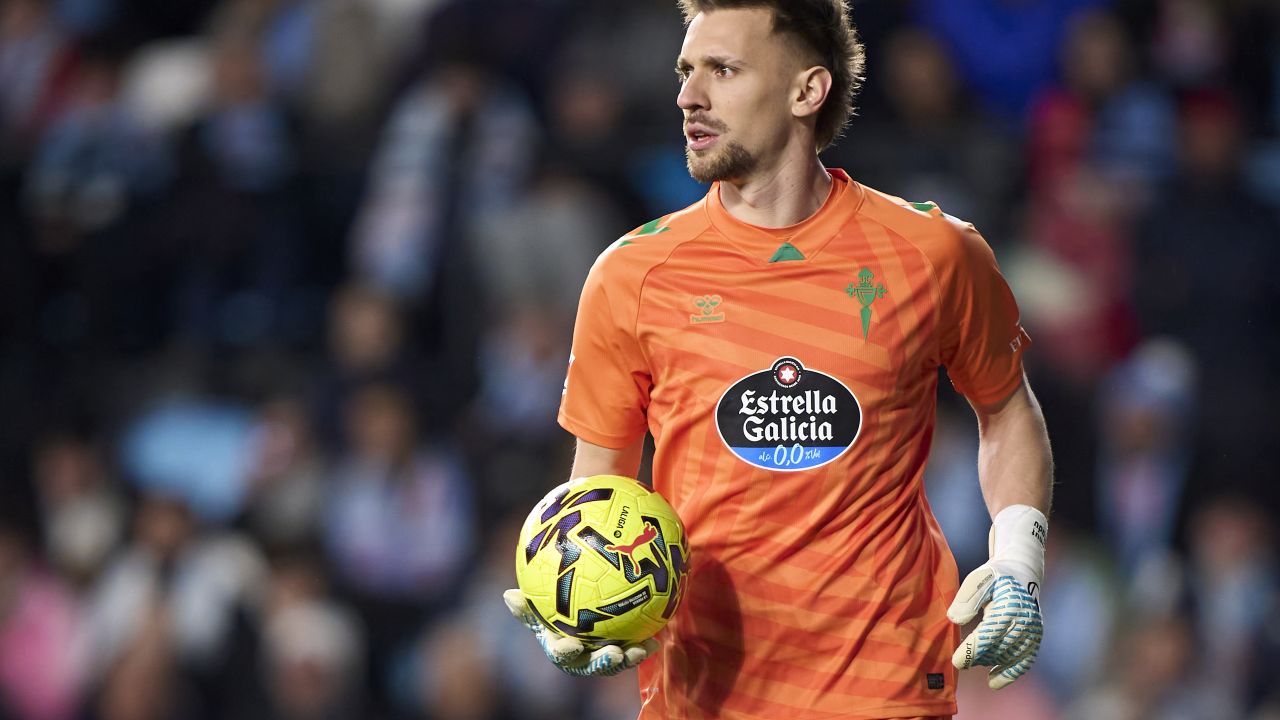Claudio Giraldez își prelungește contractul cu Celta Vigo până în 2028 Clubul spaniol Celta Vigo a anunțat miercuri prelungirea contractului antrenorului Claudio Giraldez până în anul 2028