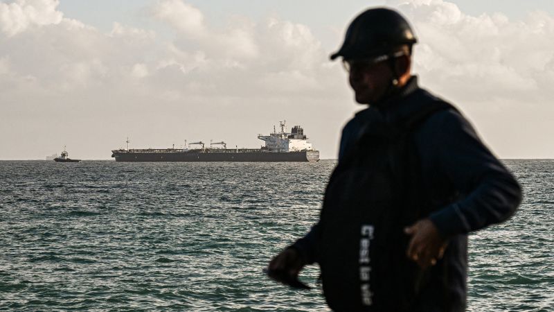 Ucraina lovește rafinării rusești, la scurt timp după decizia SUA