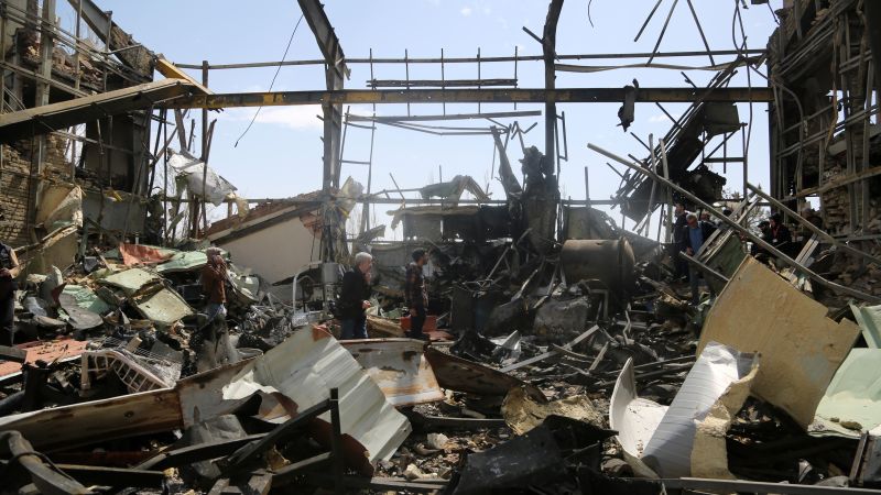 Un membru al echipajului unei aeronave militare americane, prăbușită vineri în Iran, este căutat de trupele americane, arată surse citate de CNN