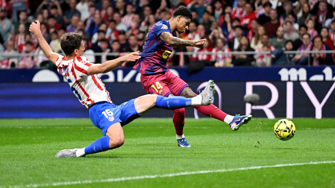 Barcelona câștigă derby-ul cu Atletico Madrid într-un meci tensionat Catalanii au învins cu 2-1 pe terenul lui Atletico Madrid, într-un meci spectaculos din campionatul Spaniei