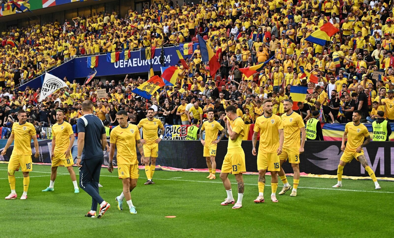 Informații recente indică faptul că Gică Hagi este pe cale să preia funcția de selecționer al echipei naționale de fotbal a României, înlocuind pe Mircea Lucescu