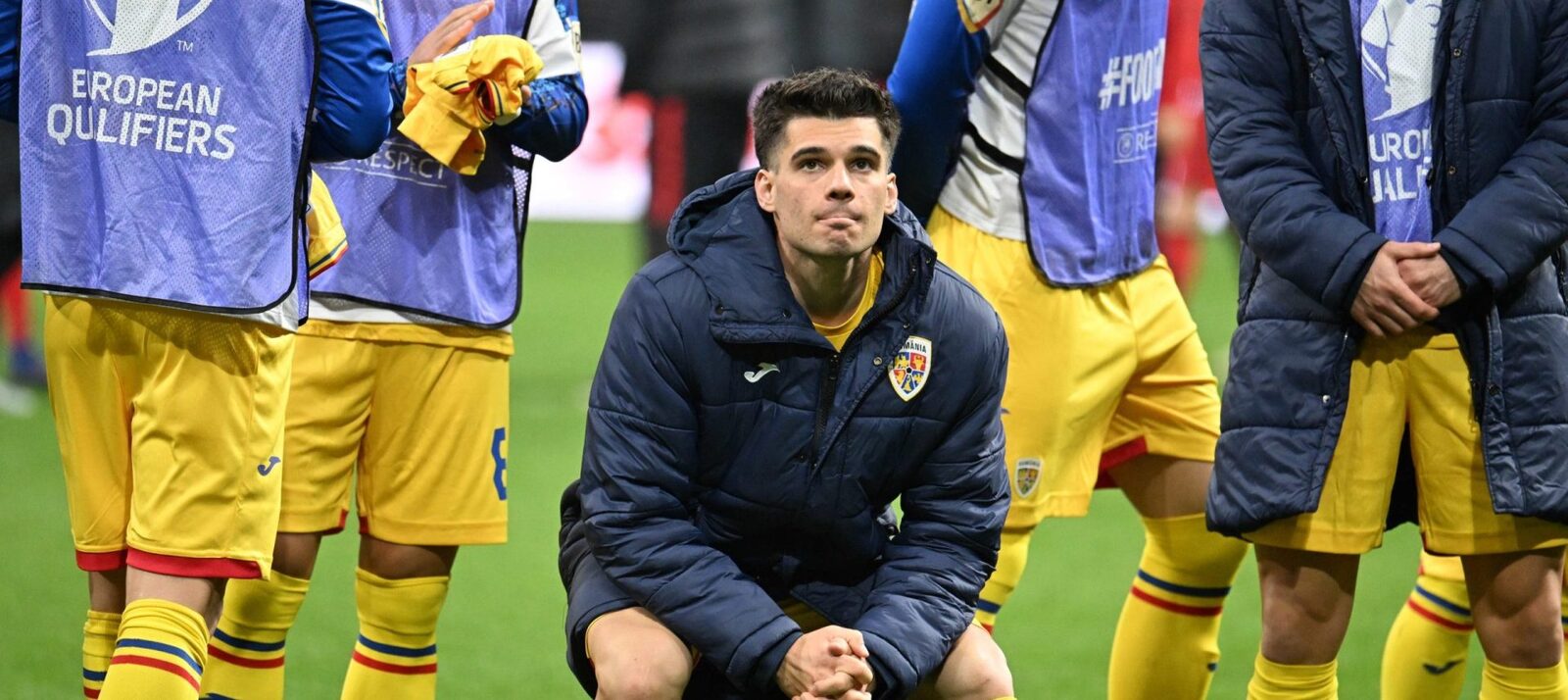 Ianis Hagi evită discuția despre numirea tatălui său la echipa națională După înfrângerea amicală a României în fața Slovaciei, scor 2-0, mijlocașul Ianis Hagi a fost abordat cu privire la posibilitatea ca Gică Hagi să devină selecționerul echipei naționale
