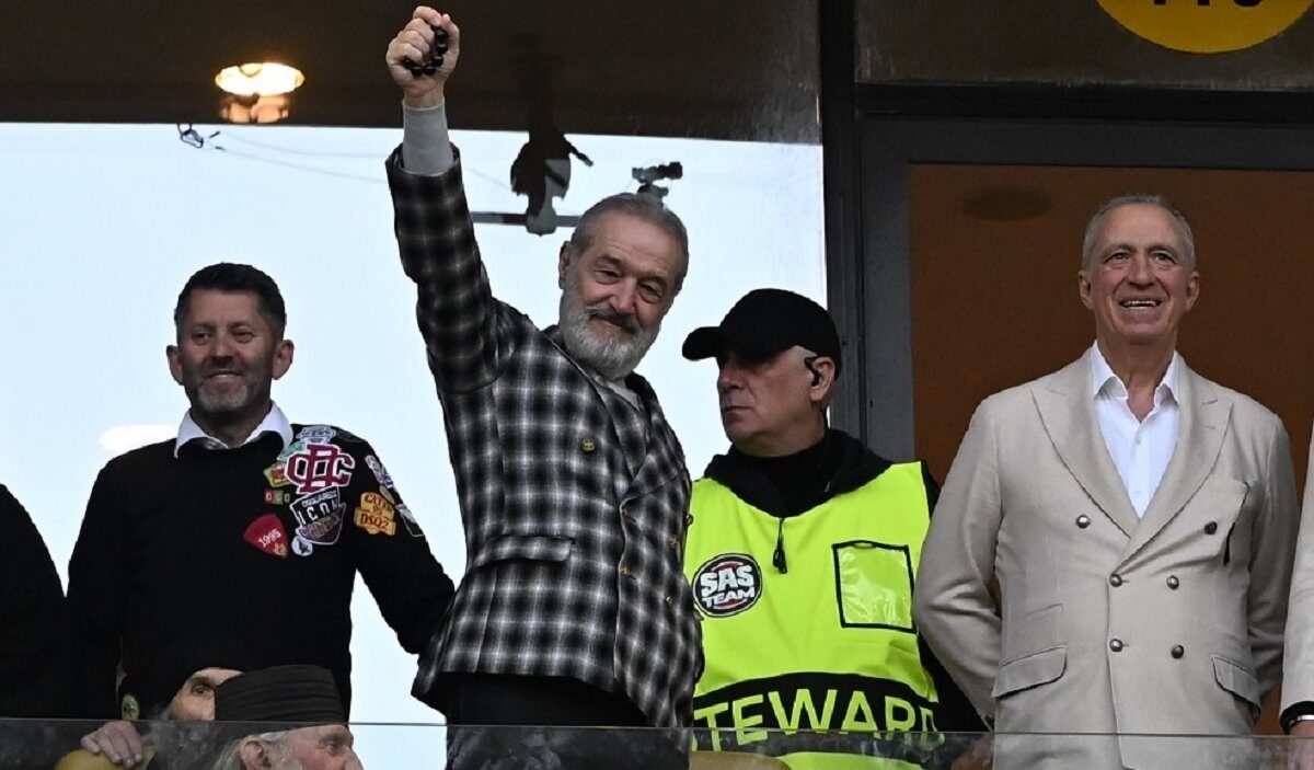 Becali și Miruță discută despre viitorul Stelei, în timp ce Mutu elogiază patronul FCSB București – Gigi Becali, om de afaceri și patronul clubului FCSB, a dezvăluit că a purtat o discuție telefonică cu ministrul Apărării Naționale, Radu Miruță, pe tema situației echipei Steaua București