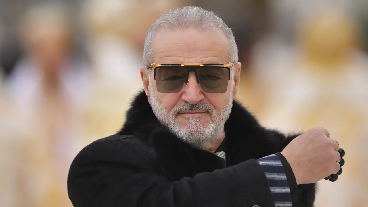 Becali reacționează după raportul Ministerului Apărării privind neregulile la CSA Steaua Gigi Becali, patronul FCSB, a reacționat la declarațiile ministrului Apărării, Radu Miruță, referitoare la neregulile descoperite în urma controalelor la CSA Steaua București