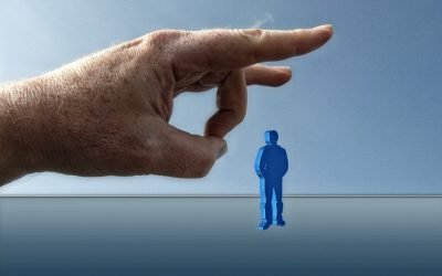 Primăria Cluj-Napoca pune angajații să aleagă între reduceri salariale și concedieri În contextul reformei administrative și al presiunilor bugetare, Primăria Municipiului Cluj-Napoca, condusă de primarul EMIL BOC, a inițiat o abordare neobișnuită pentru a reduce costurile cu personalul