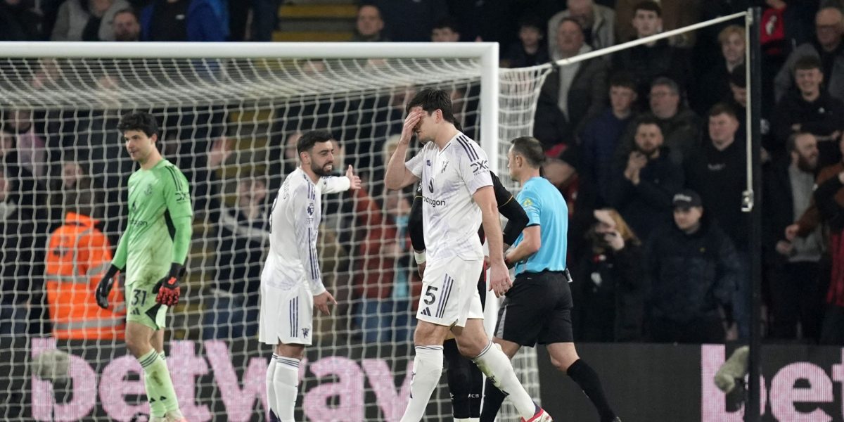 Starul lui Manchester United, suspendat! Ce i-a spus arbitrului