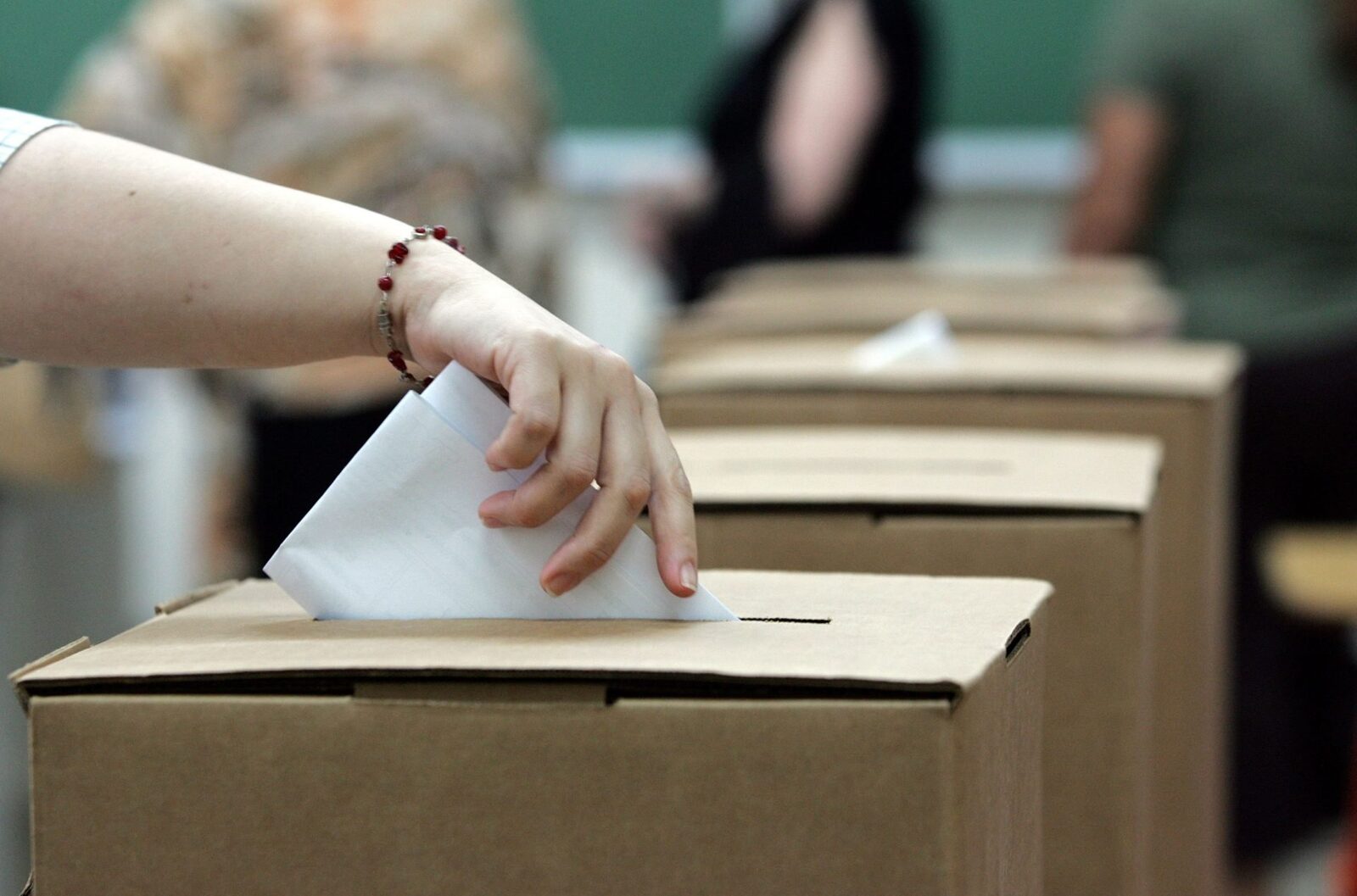 Ungaria la urne: Prezență mare la vot de la ora 7:00