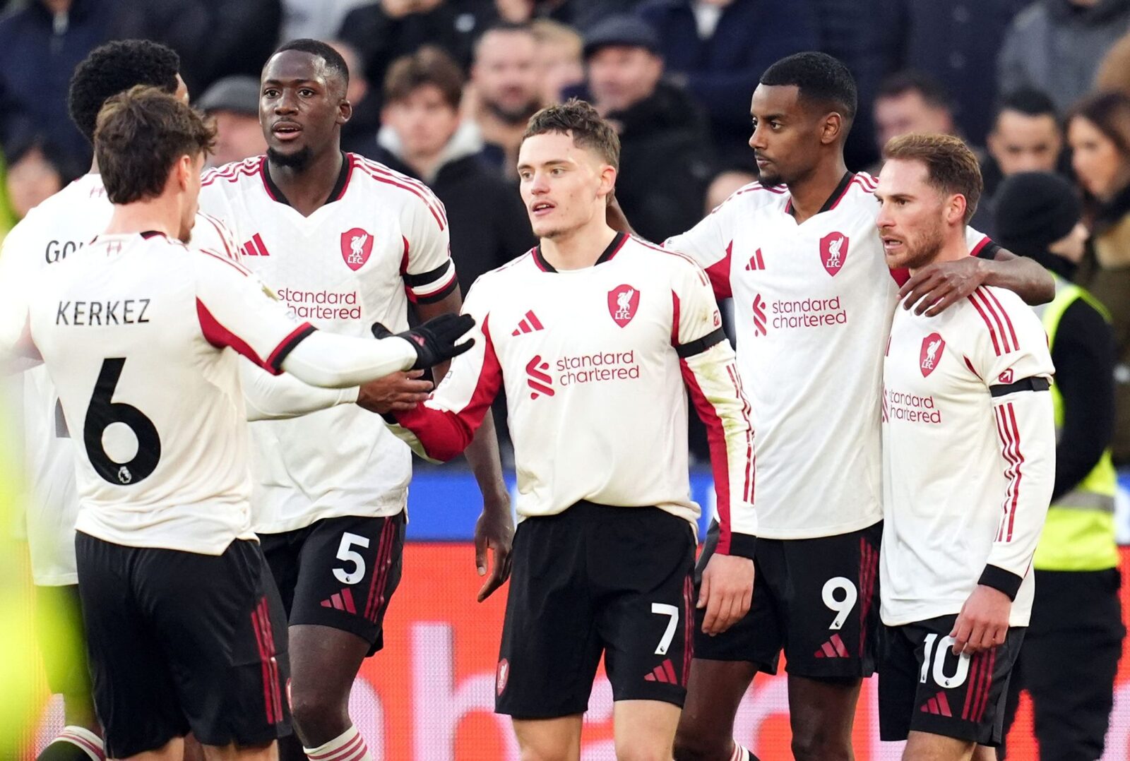 Liverpool, decizie SURPRIZĂ înainte de PSG! Cine îl înlocuiește pe Arne Slot