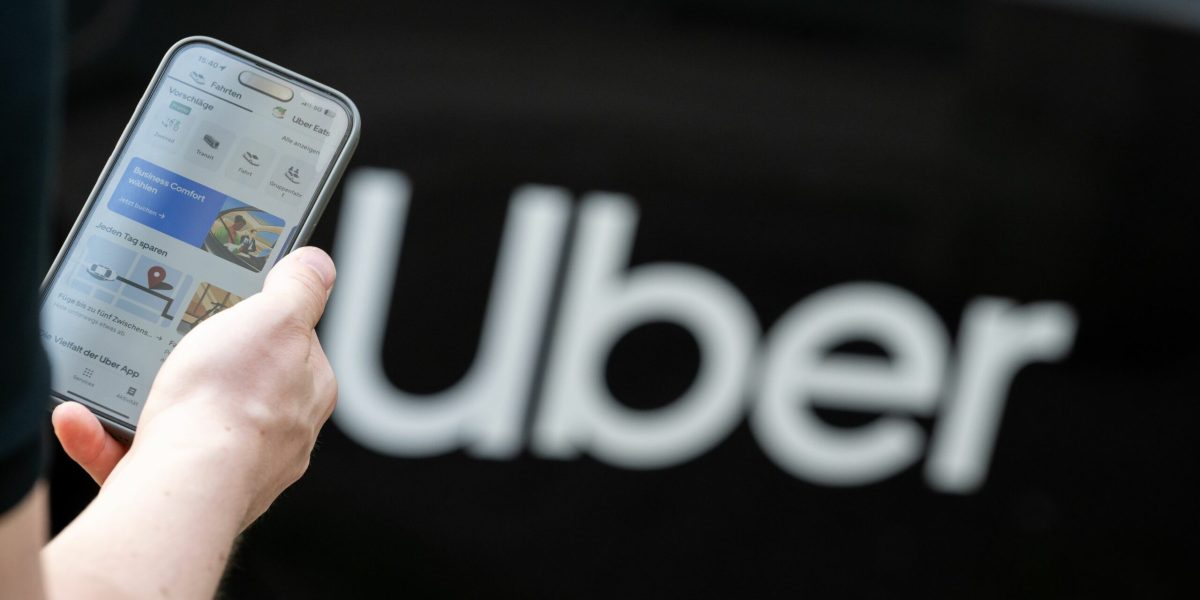 Uber pariază masiv pe roboți: Investiție de 10 miliarde $ în taxiuri autonome