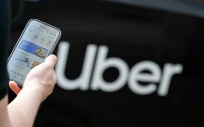 Uber pariază masiv pe roboți: Investiție de 10 miliarde $ în taxiuri autonome