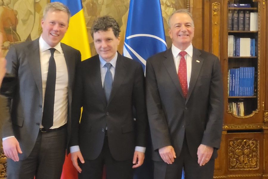 Nicușor Dan, față în față cu secretarul Armatei SUA, Dan Driscoll