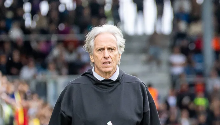 Al-Nassr, cu Ronaldo în formă, pornește ca favorită clară în fața lui Al-Najma Riyadh, Arabia Saudită – Echipa Al-Nassr, liderul clasamentului în Pro League saudită, se pregătește să întâlnească pe teren propriu formația Al-Najma, într-un meci ce se anunță a fi o confruntare inegală